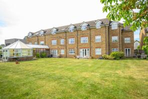 Flat 12, 11 Aragon Court, Pemberton Road, East Molesey KT8 9LP