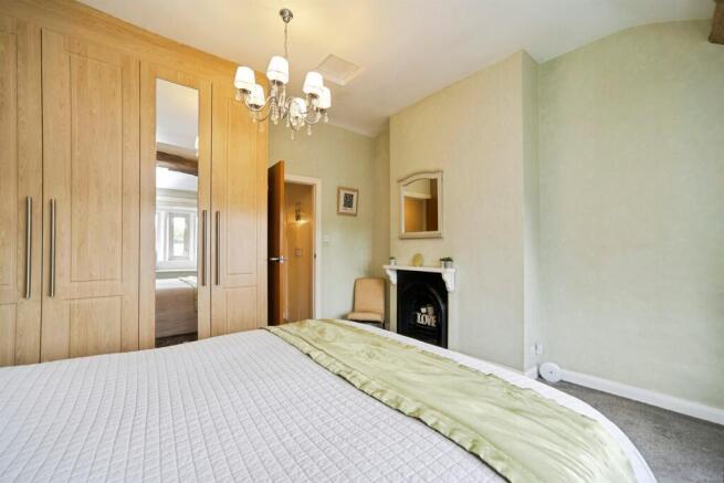 4 bed Semi-Detached for sale Image 7