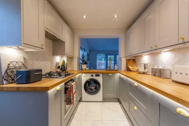 11 Hazel Close-20.jpg