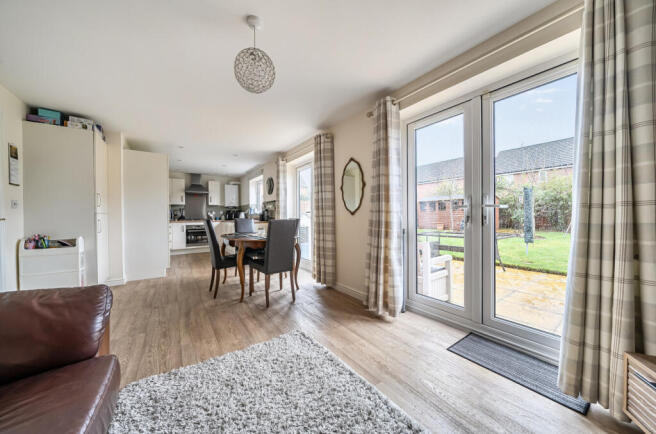 1410870-20-698dd6...