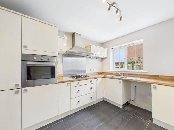 3 bed Terraced for sale Image 5