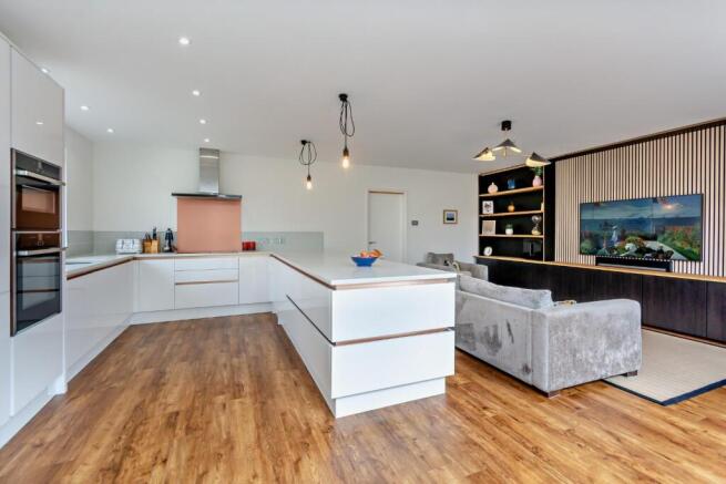 8660166-interior15-800.jpg