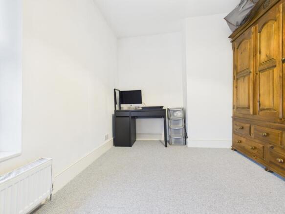 CAM03729G0-PR0200-STILL011