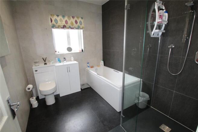 En-Suite Bathroom