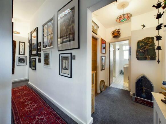 2 bed Flat for sale Image 12