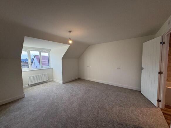 3 bed Semi-Detached Bungalow for sale Image 7