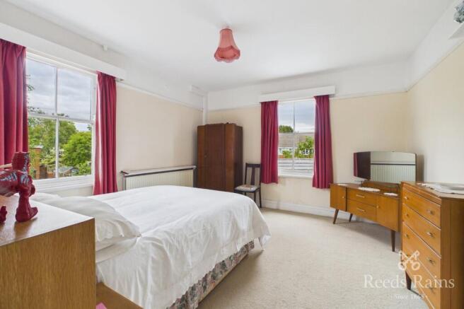 4 bed Semi-Detached for sale Image 8