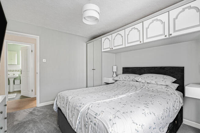 Bedroom 1 (2)