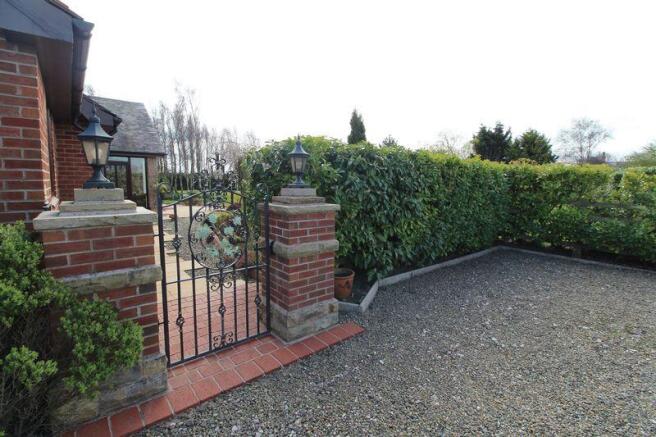 Side Gate to G...