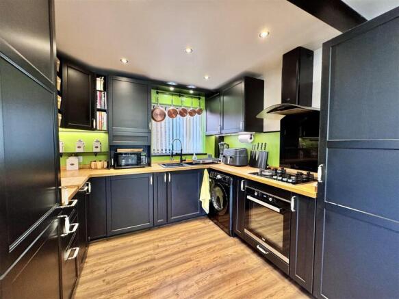 KITCHEN DINER