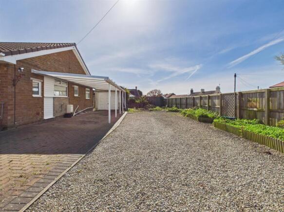 2 bed Semi-Detached Bungalow for sale Image 8