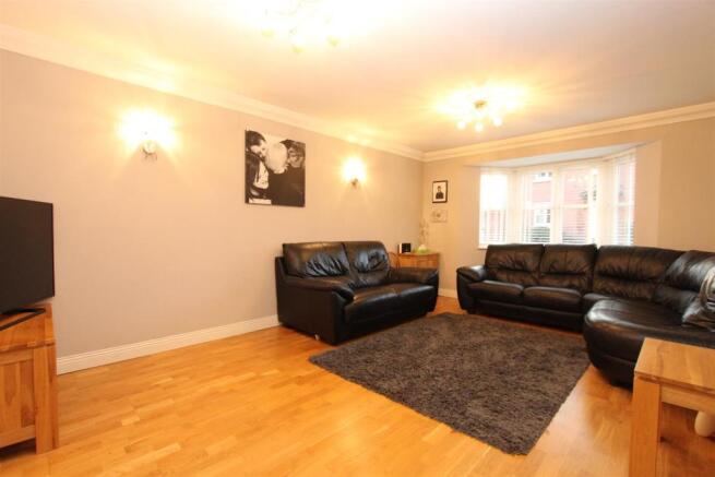 2 Parsons Court loun