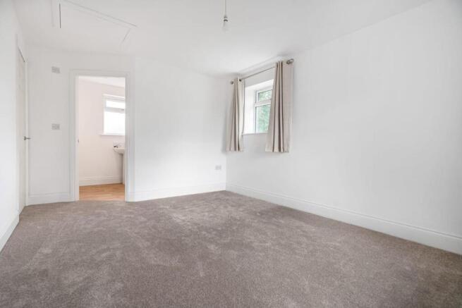 3 bed Semi-Detached to rent Image 8