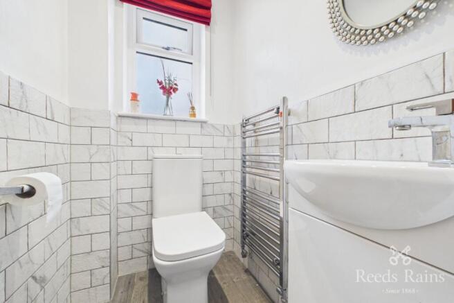 4 bed Detached for sale Image 11