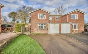 6, Dean Close, Hinckley LE10 1QA