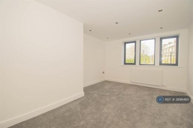 1 bed Flat to rent Image 7