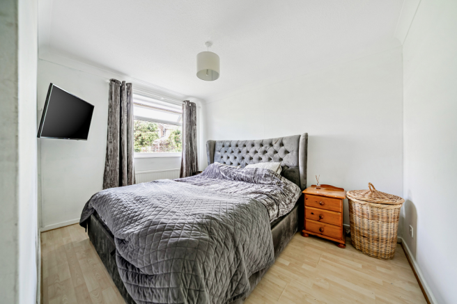 5 bed Detached for sale Image 9