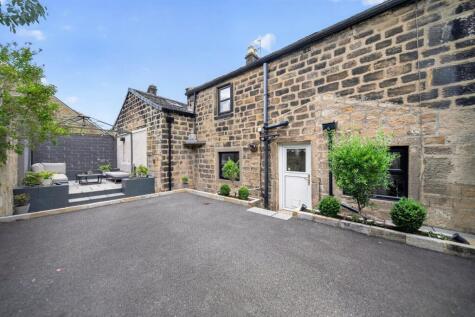 Micklefield Road, Rawdon, Leeds, West Yorkshire, LS19