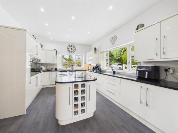 Kitchen: