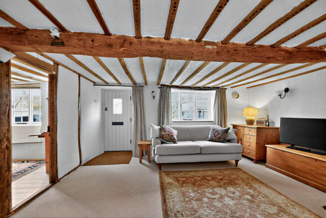 8682847-interior1...