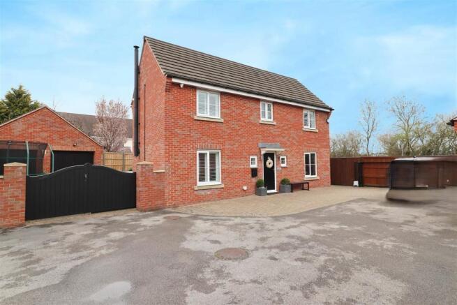 66 common lane - front pic 2.jpg