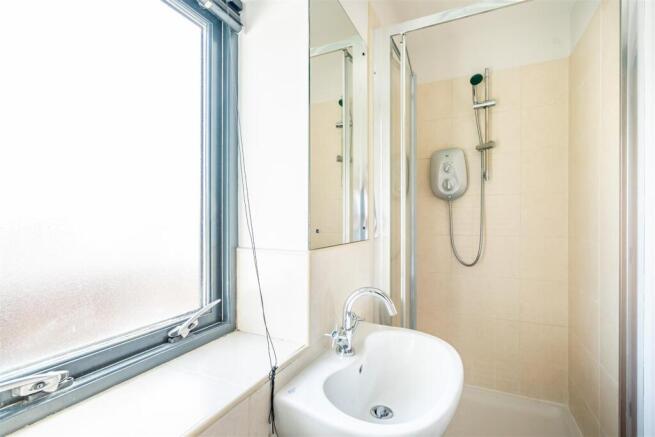 1 bed Apartment to rent Image 6