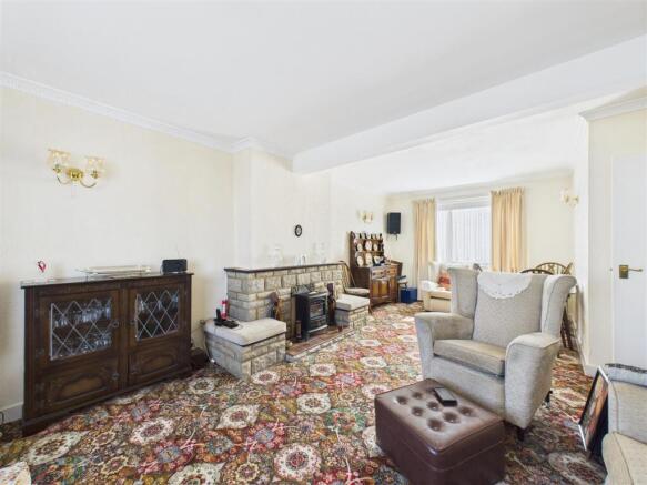 Liiving Room 1.jpg