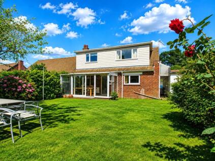 Castle Avenue, Highcliffe, Christchurch, Dorset, BH23
