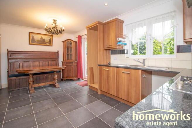 Riverside Close, Scarning, Dereham, NR19 2FF photo 4