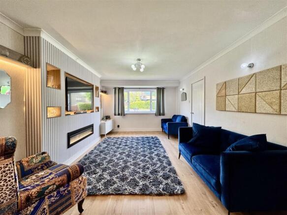 4 bed Detached for sale Image 4