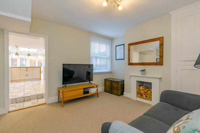 Petworth Road, Milford, Godalming, GU8 5BY photo 4