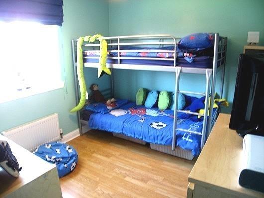 BEDROOM 03
