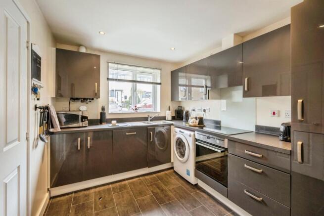 3 bed Semi-Detached for sale Image 5