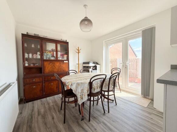 5 bed Detached for sale Image 5