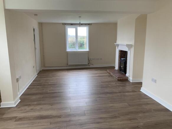 Living room / dining room