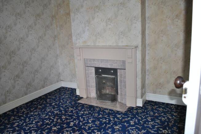 DINING/SITTING ROOM