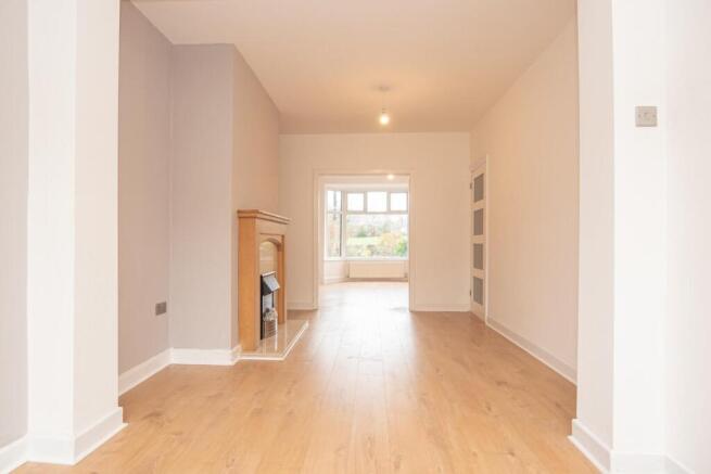 5 bed Semi-Detached to rent Image 9