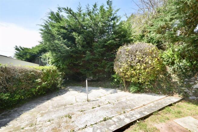 REAR GARDEN/PATIO