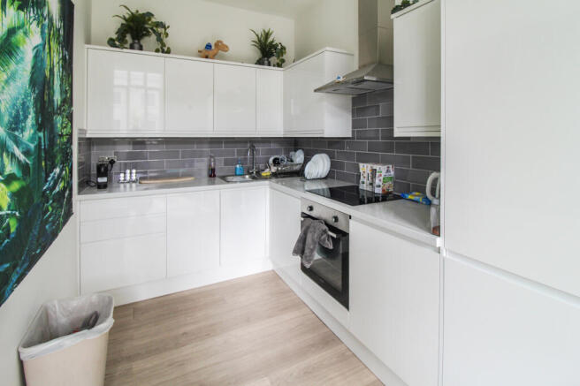 Flat E , Avenue Hous