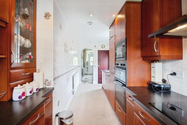3 bed Semi-Detached for sale Image 10