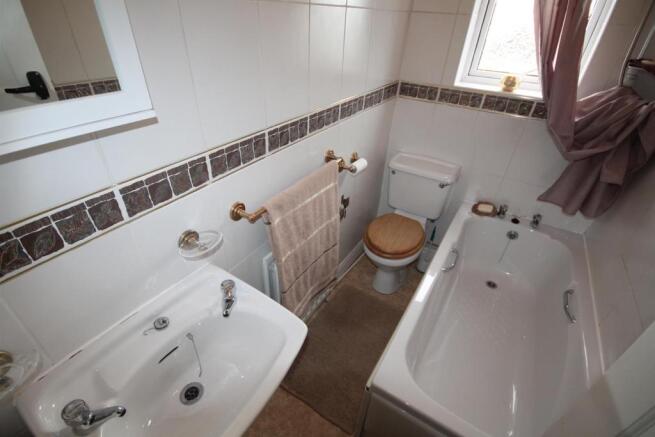 Bathroom.JPG
