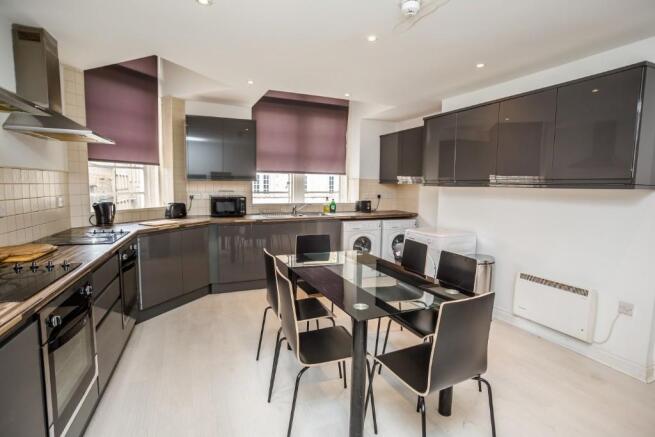 7 bed Flat to rent Image 7