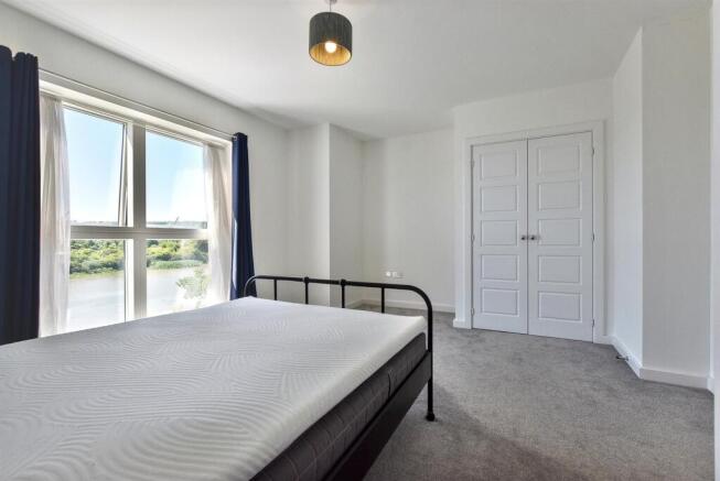 Bedroom..jpg