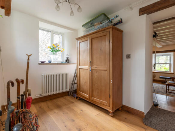 4 bed Semi-Detached for sale Image 9