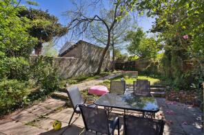 1 Lisdoonmarua, Knoll Place, Deal CT14 7LX