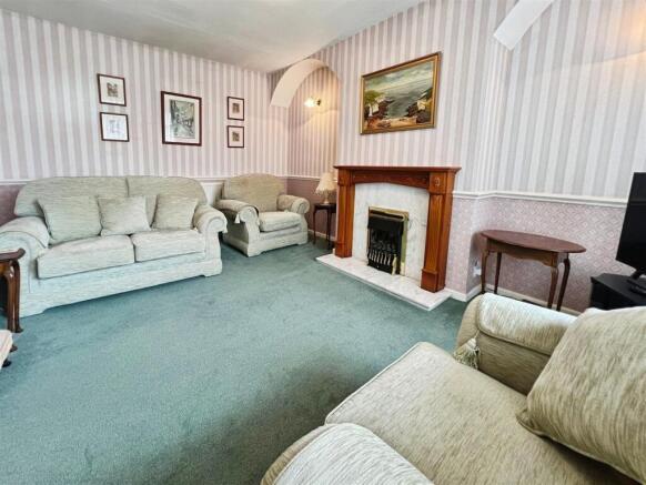 2 bed Semi-Detached Bungalow for sale Image 4