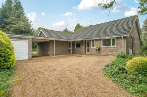 5, The Meadows, Churt, Farnham GU10 2JR