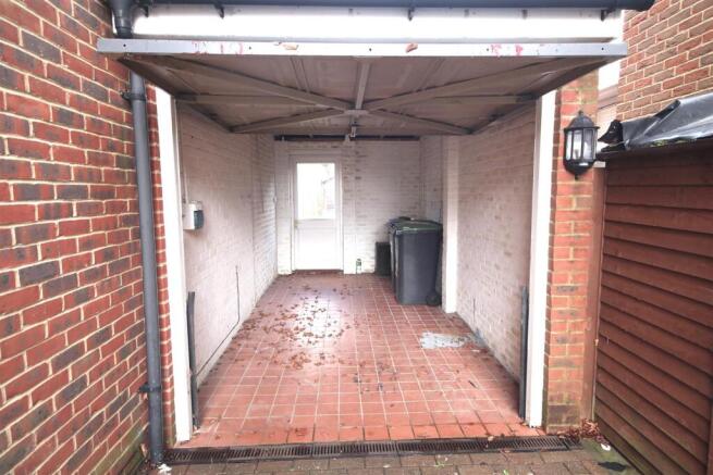 Garage a.JPG
