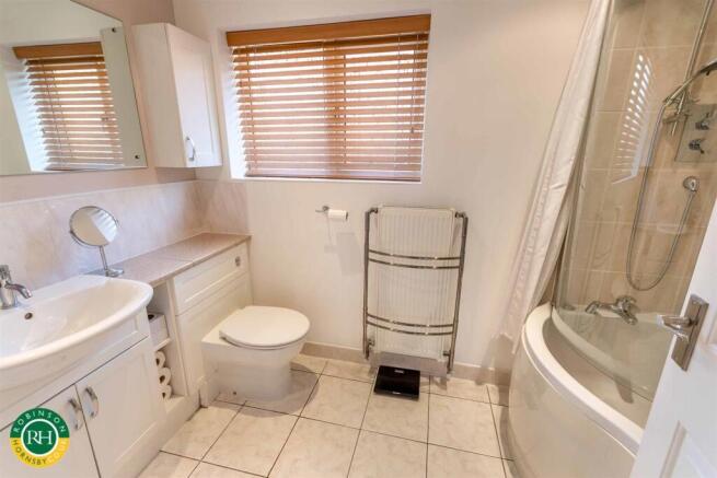 3 bed Detached Bungalow for sale Image 10