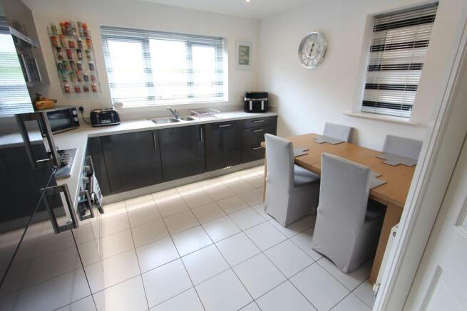 Kitchen/Dining